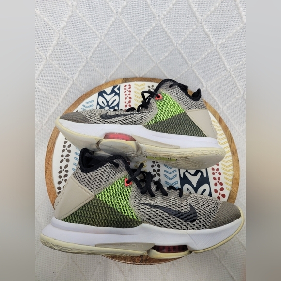 Nike LeBron Witness IV Basketball Shoes‎ String Bla - Picture 9 of 16
